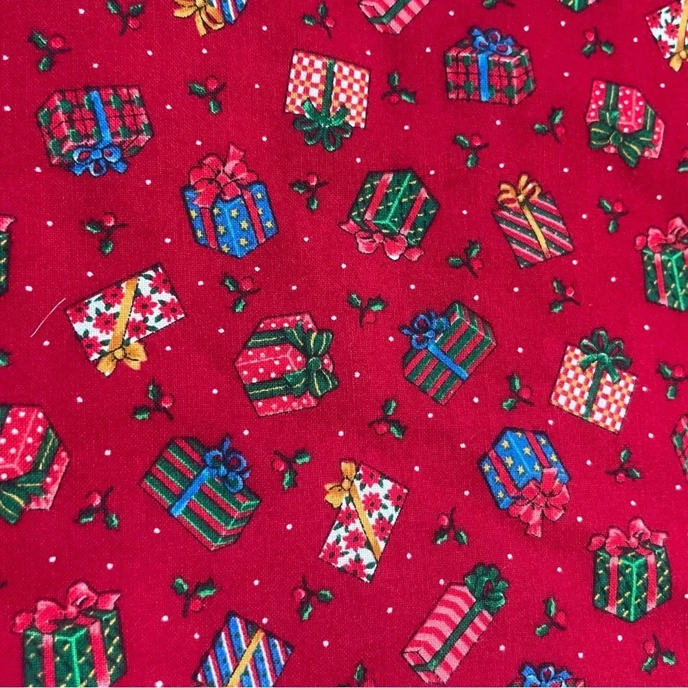Christmas Multi-colored Present Print Red Background/Backing Placemats set of‎ 6